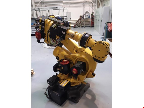 Used Industrial robot with control switchboard for Sale (Auction Premium) | NetBid Industrial Auctions